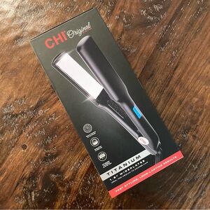 Chi Original Titanium Flat Iron Hair Straightener  1.5” NWT